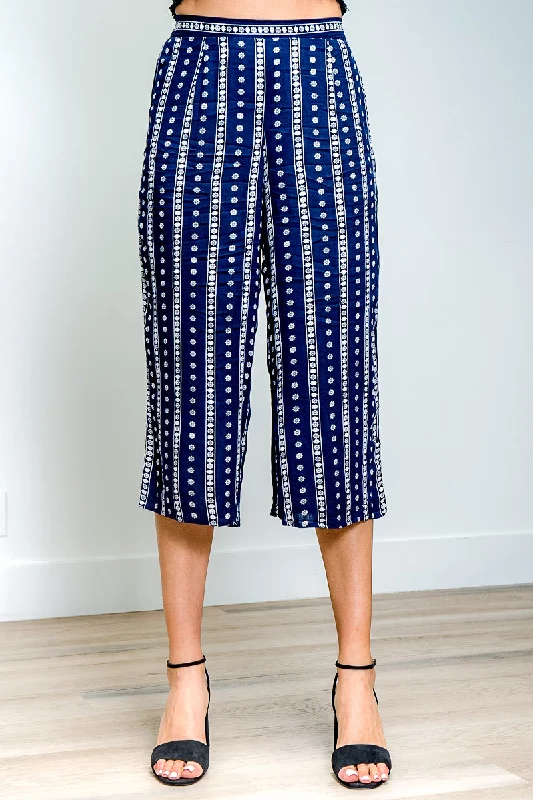 Floral Stripe Print Cropped Pants with Elasticized Waist in Navy & White (8BBMAY479)